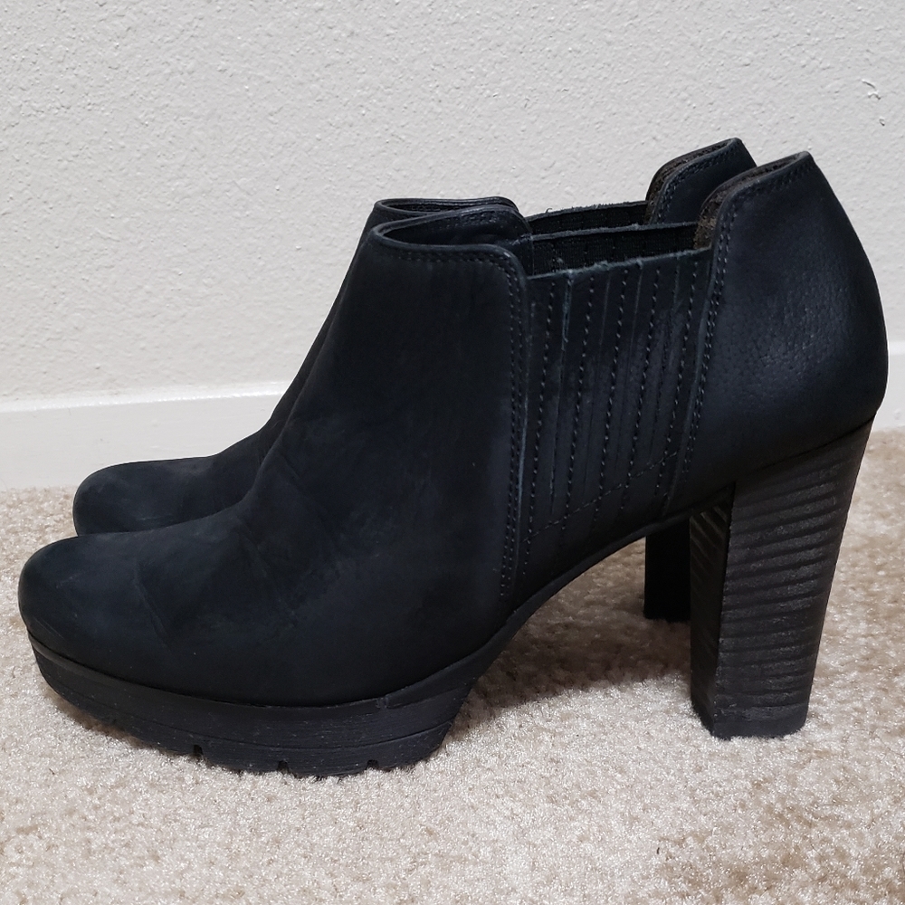 NWOT Paul Green booties
